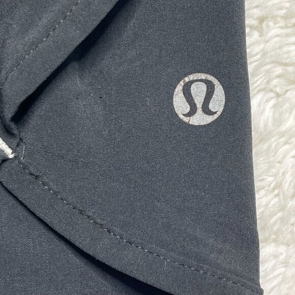 Lululemon Women's Black White Speed Animal Om Print Shorts Size 8 - Picture 4 of 5